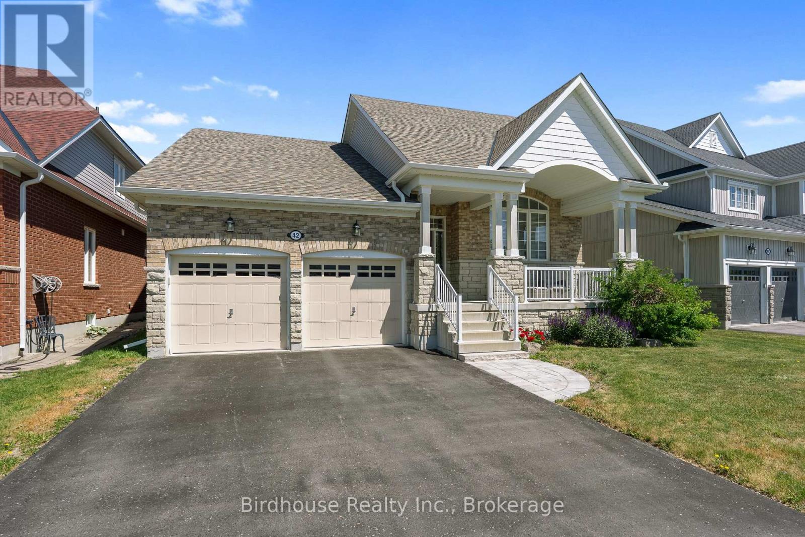 42 Logan Lane, Kawartha Lakes (Lindsay), Ontario  K9V 0L6 - Photo 2 - X13432014