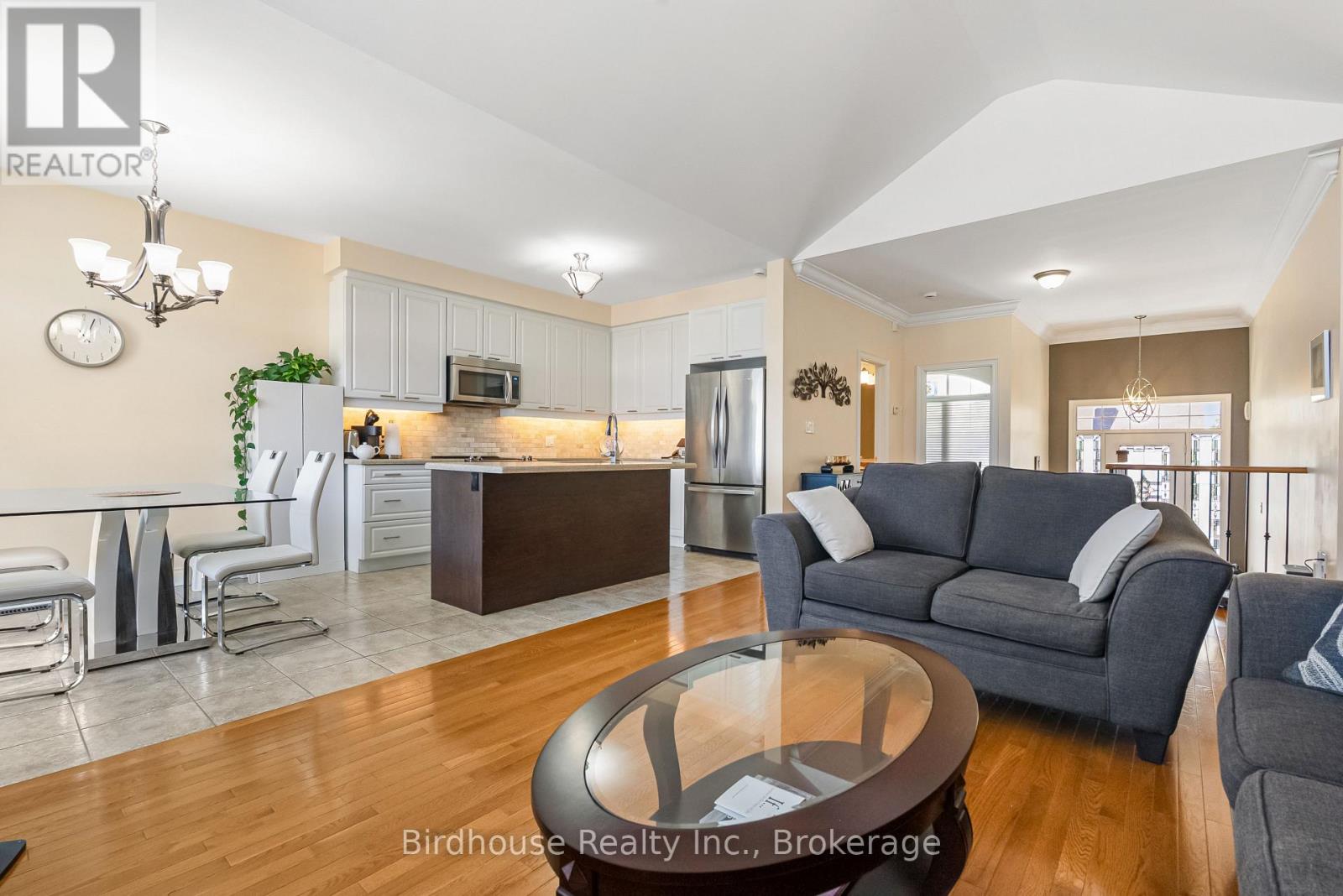42 Logan Lane, Kawartha Lakes (Lindsay), Ontario  K9V 0L6 - Photo 8 - X13432014