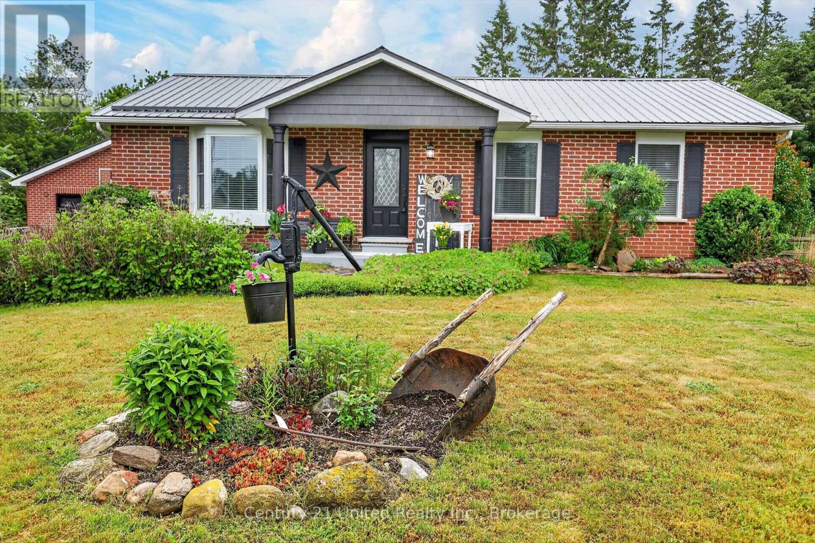 12 Emily Court, Kawartha Lakes (Emily), Ontario  K0L 2W0 - Photo 3 - X13432366