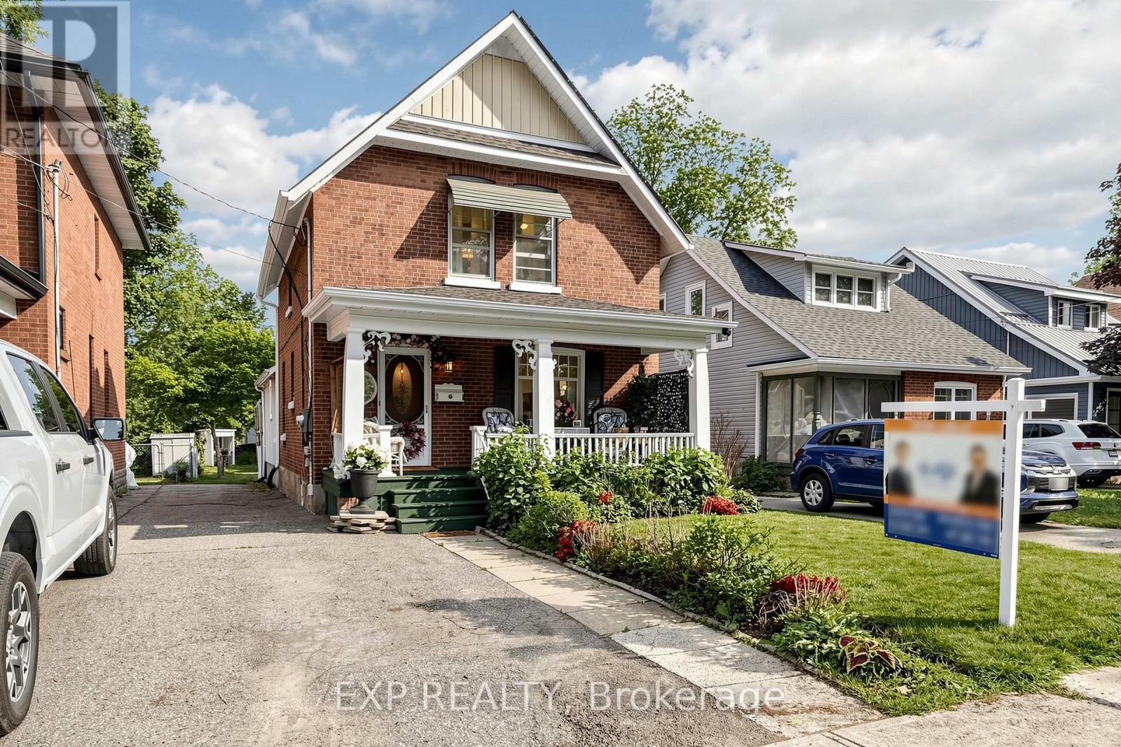 28 Simcoe Street, Kawartha Lakes (Lindsay), Ontario  K9V 2G4 - Photo 2 - X13432810