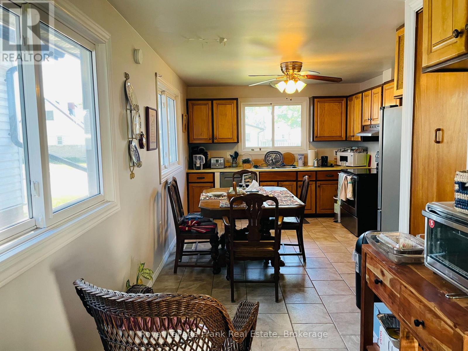 438 Rose Avenue, Peterborough (Otonabee Ward 1), Ontario  K9J 4E4 - Photo 7 - X13434242