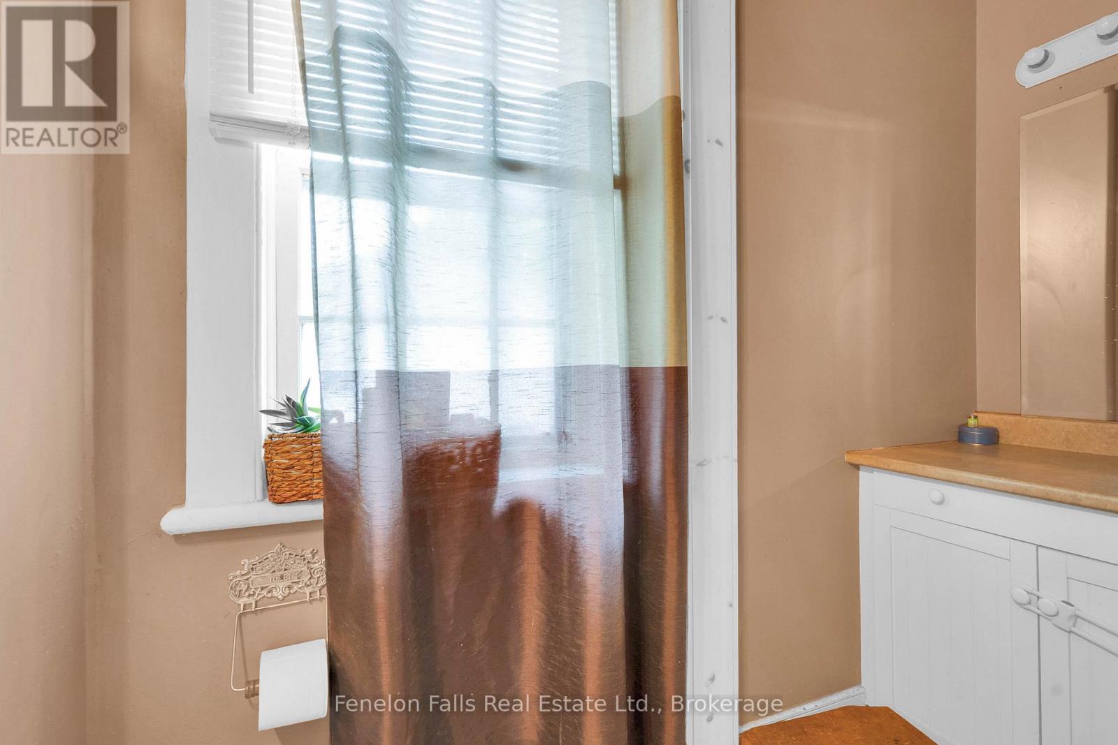 18 Melbourne Street W, Kawartha Lakes (Lindsay), Ontario  K9V 2S6 - Photo 25 - X13435104