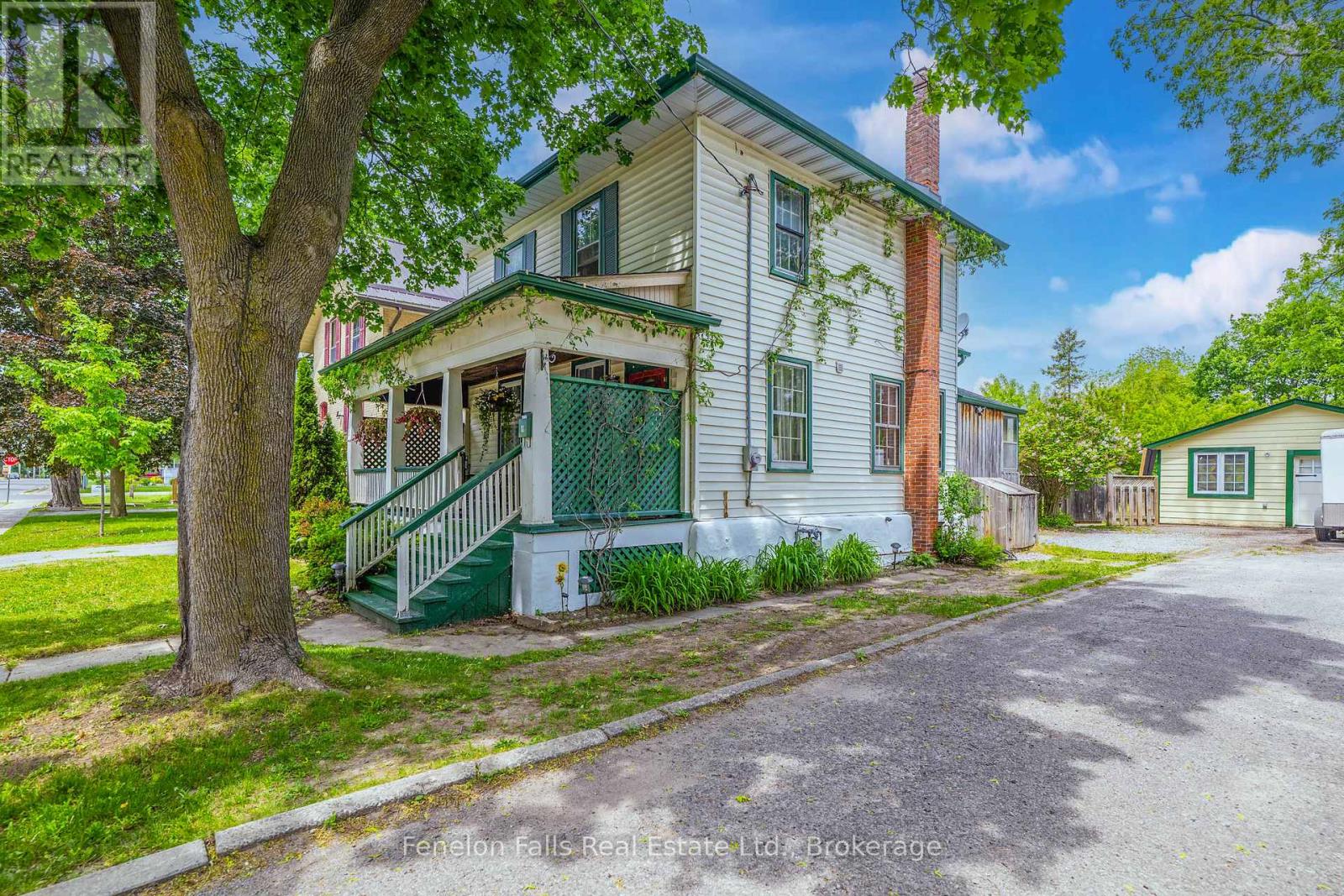 18 Melbourne Street W, Kawartha Lakes (Lindsay), Ontario  K9V 2S6 - Photo 3 - X13435104
