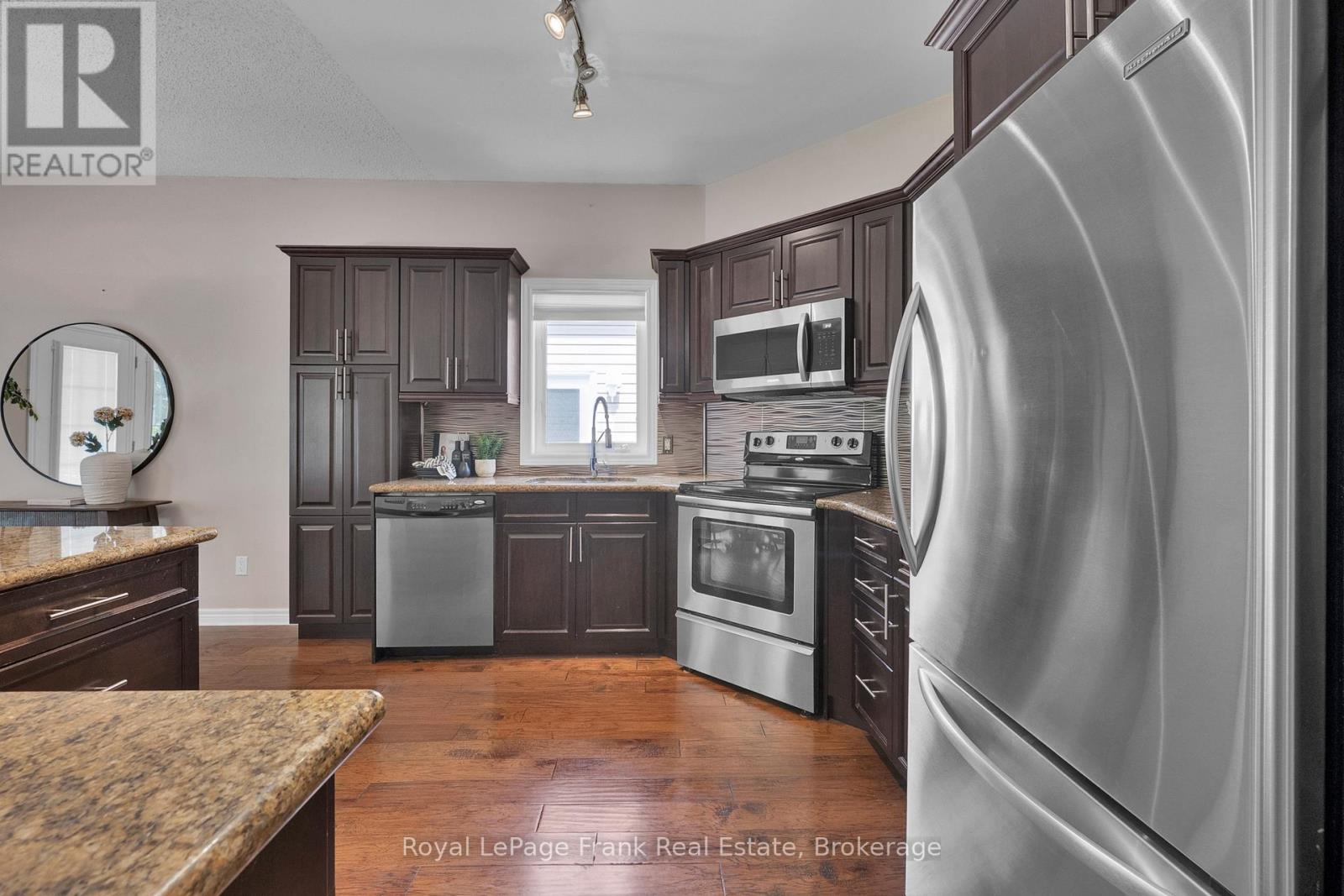 20 Kissingbridge Lane, Clarington (Newcastle), Ontario  L1B 0B2 - Photo 11 - E13435906