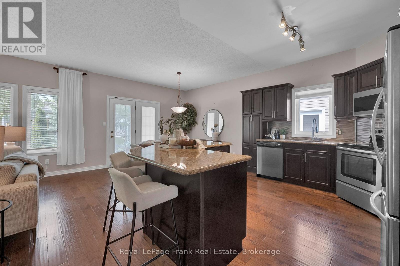 20 Kissingbridge Lane, Clarington (Newcastle), Ontario  L1B 0B2 - Photo 12 - E13435906