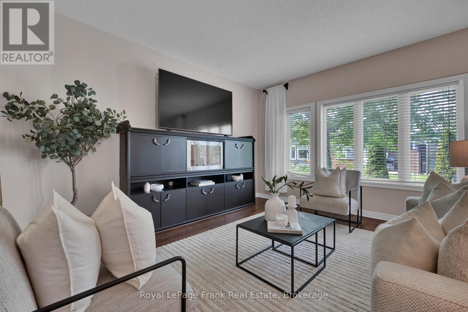20 Kissingbridge Lane, Clarington (Newcastle), Ontario  L1B 0B2 - Photo 4 - E13435906