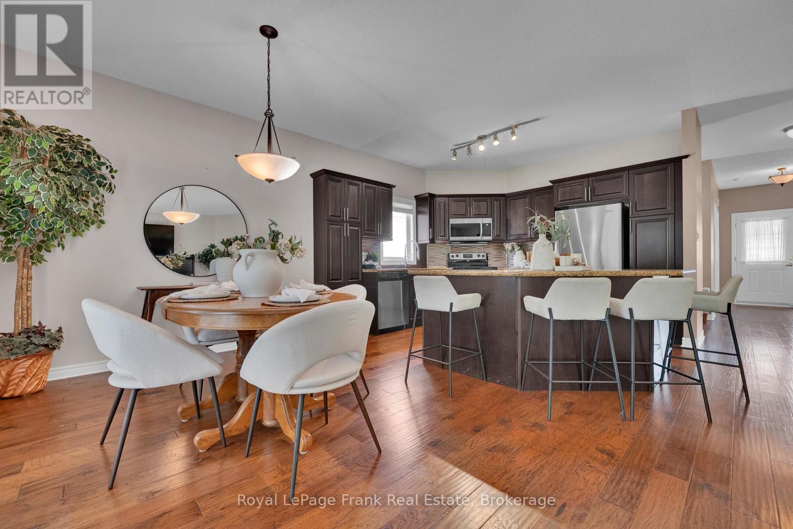 20 Kissingbridge Lane, Clarington (Newcastle), Ontario  L1B 0B2 - Photo 8 - E13435906