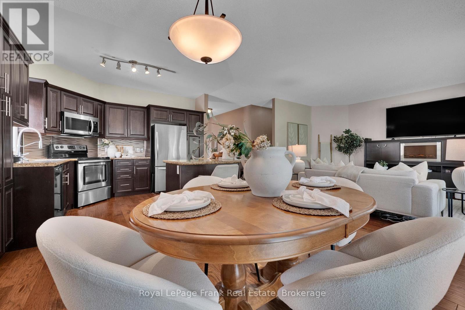 20 Kissingbridge Lane, Clarington (Newcastle), Ontario  L1B 0B2 - Photo 9 - E13435906