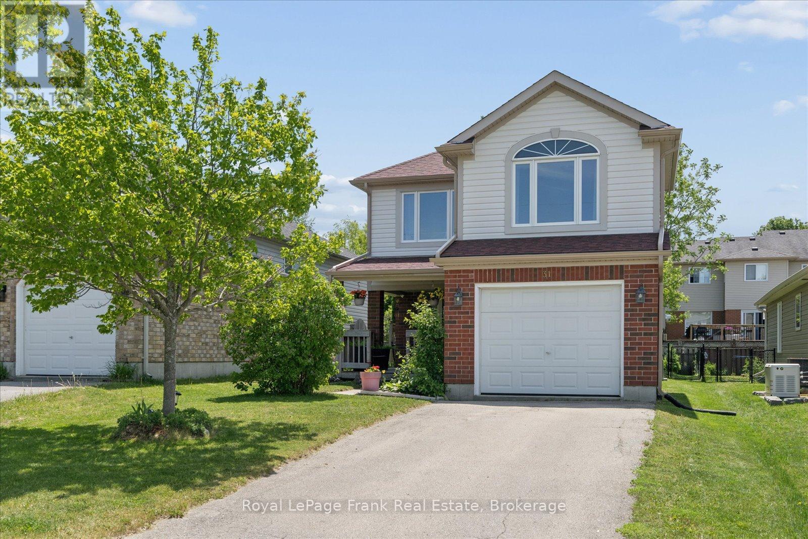31 Lang Court, Kawartha Lakes (Lindsay), Ontario  K9V 6E5 - Photo 2 - X13435874