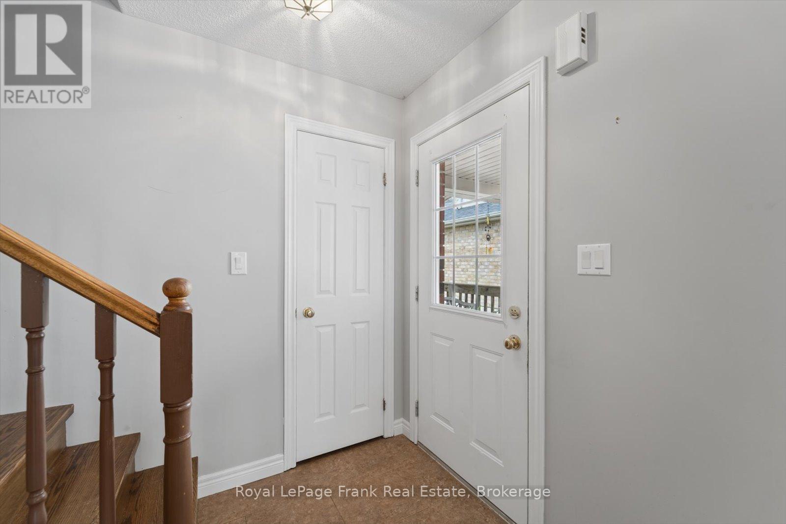 31 Lang Court, Kawartha Lakes (Lindsay), Ontario  K9V 6E5 - Photo 4 - X13435874