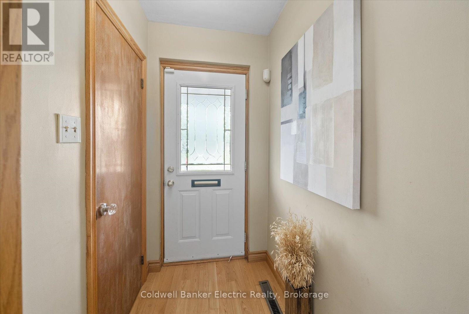 1497 Mayfair Avenue, Peterborough (Monaghan Ward 2), Ontario  K9J 6T3 - Photo 7 - X13435988