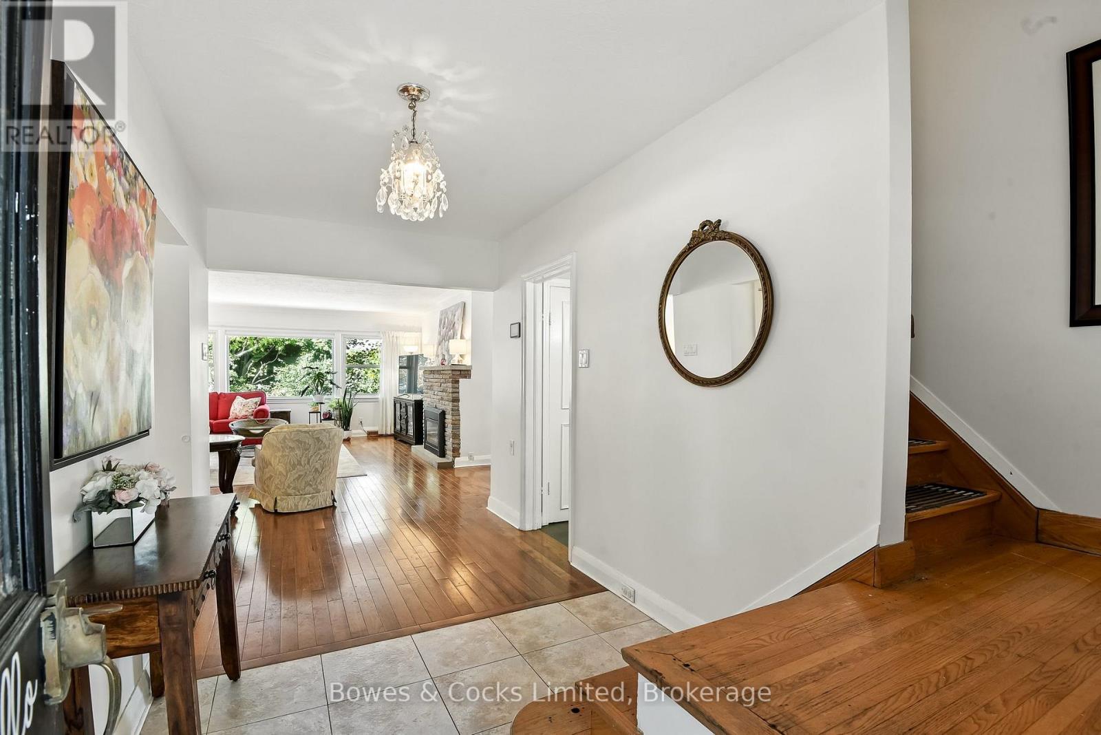 433 Manorhill Avenue, Peterborough (Town Ward 3), Ontario  K9J 6H7 - Photo 5 - X13437046