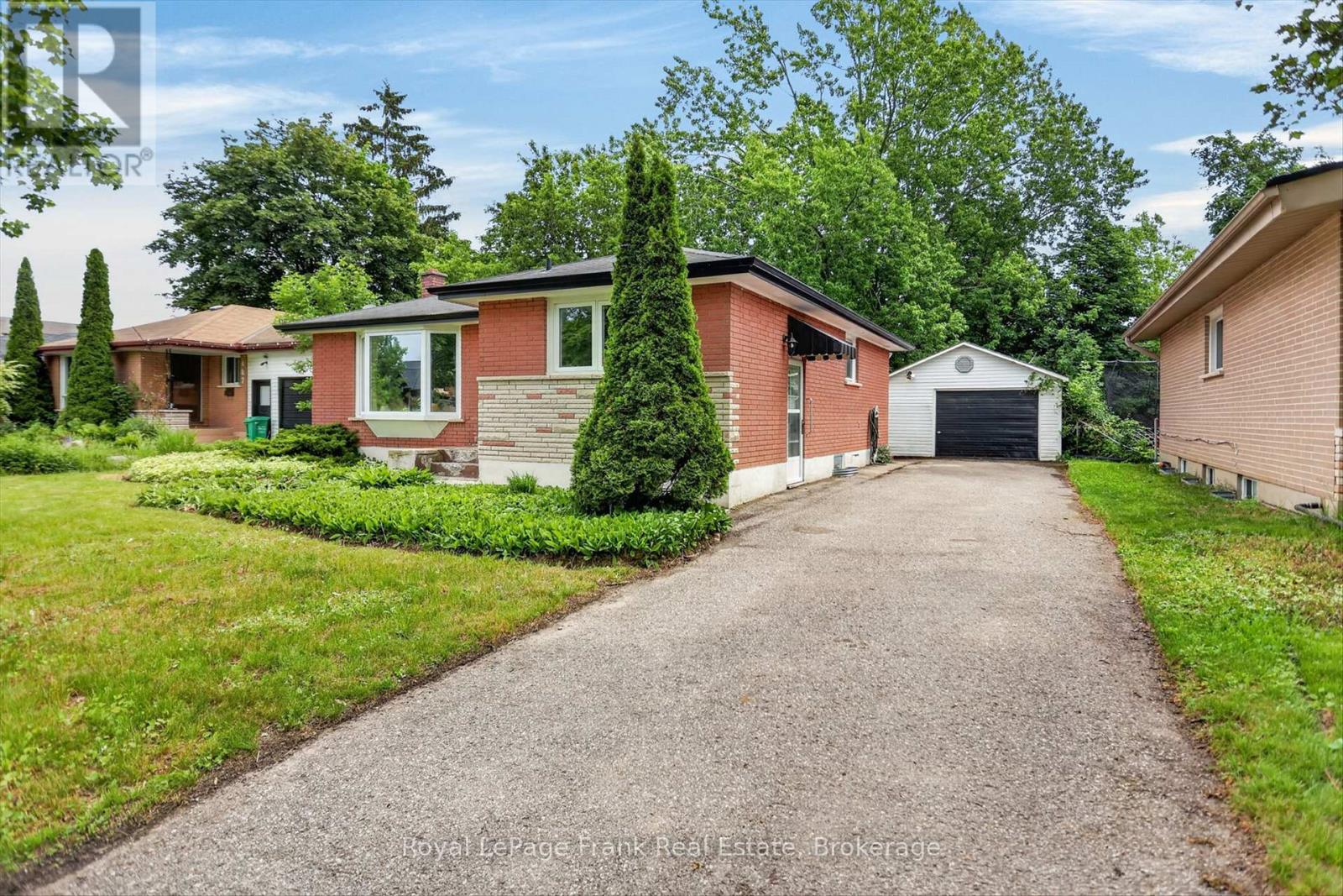 489 Raymond Street, Peterborough (Northcrest Ward 5), Ontario  K9H 5M7 - Photo 2 - X13437632