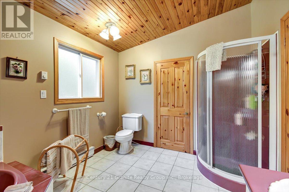 2077 Mink Lake Road, Hastings Highlands (Mcclure Ward), Ontario  K0L 1P0 - Photo 11 - X13437656