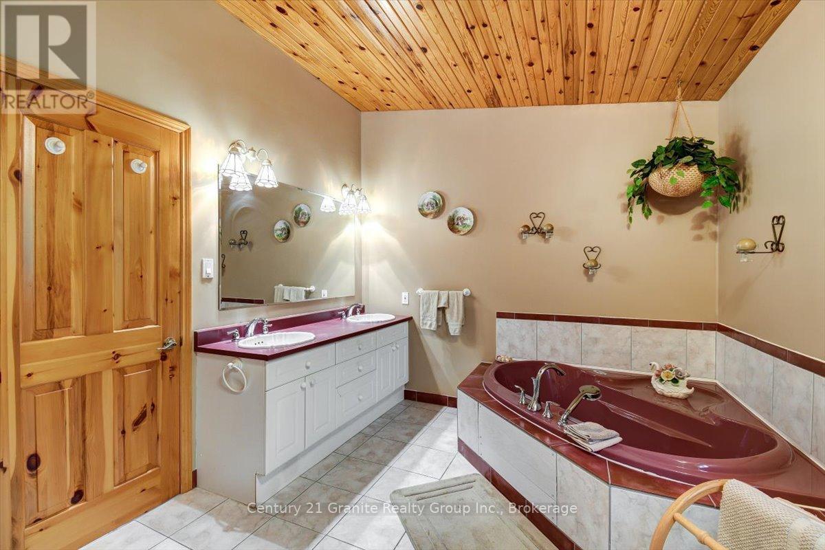 2077 Mink Lake Road, Hastings Highlands (Mcclure Ward), Ontario  K0L 1P0 - Photo 12 - X13437656