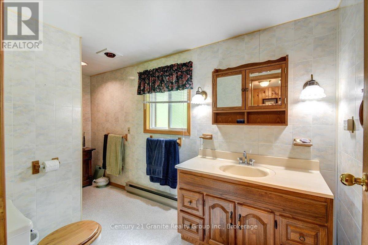 2077 Mink Lake Road, Hastings Highlands (Mcclure Ward), Ontario  K0L 1P0 - Photo 23 - X13437656
