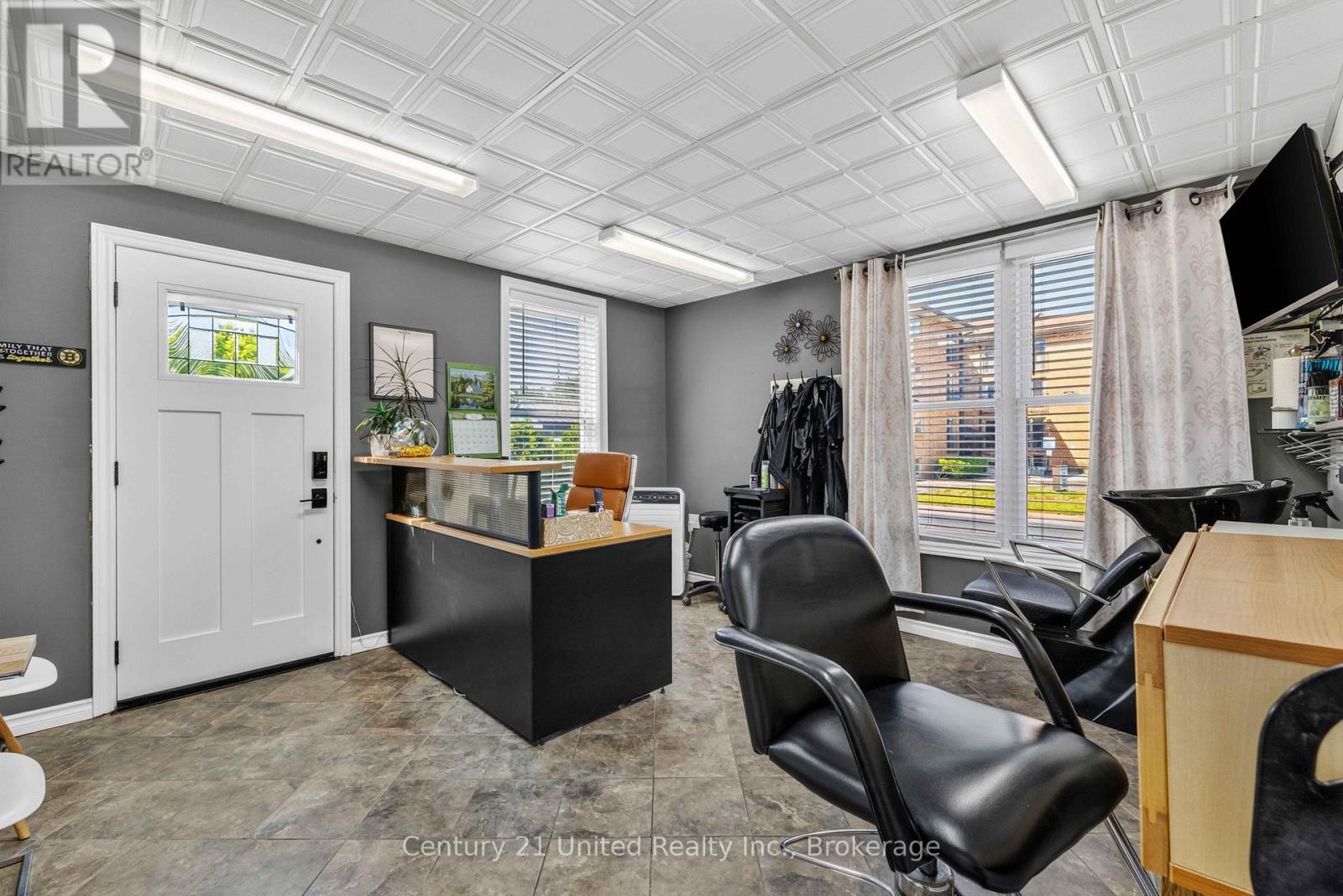 359 Mcgill Street, Peterborough (Otonabee Ward 1), Ontario  K9J 1W6 - Photo 3 - X13437816