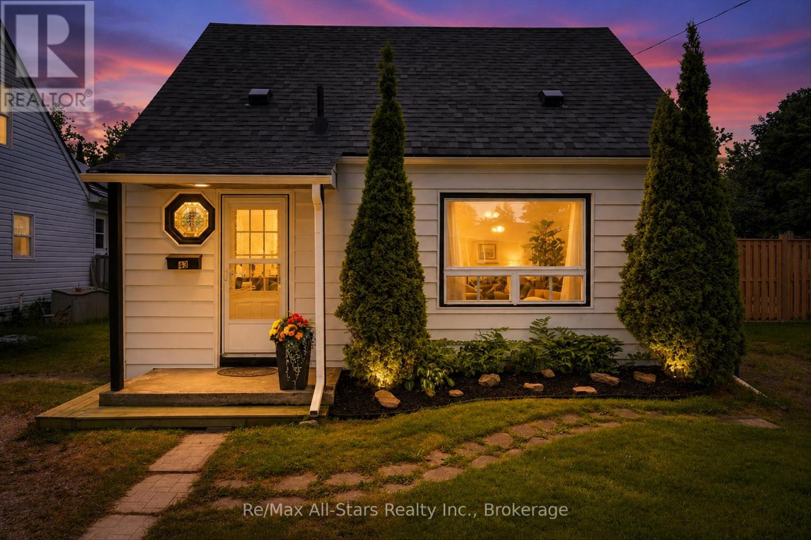 43 MELBOURNE STREET E, kawartha lakes (lindsay), Ontario