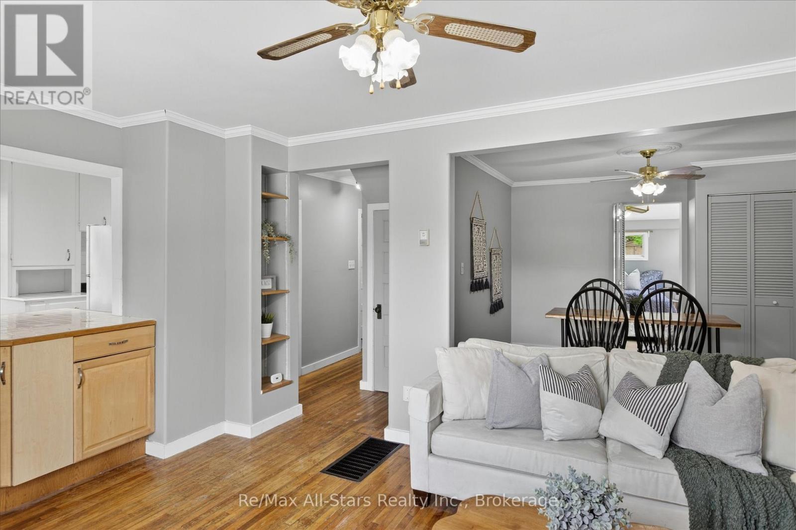 43 Melbourne Street E, Kawartha Lakes (Lindsay), Ontario  K9V 1X8 - Photo 11 - X13438382