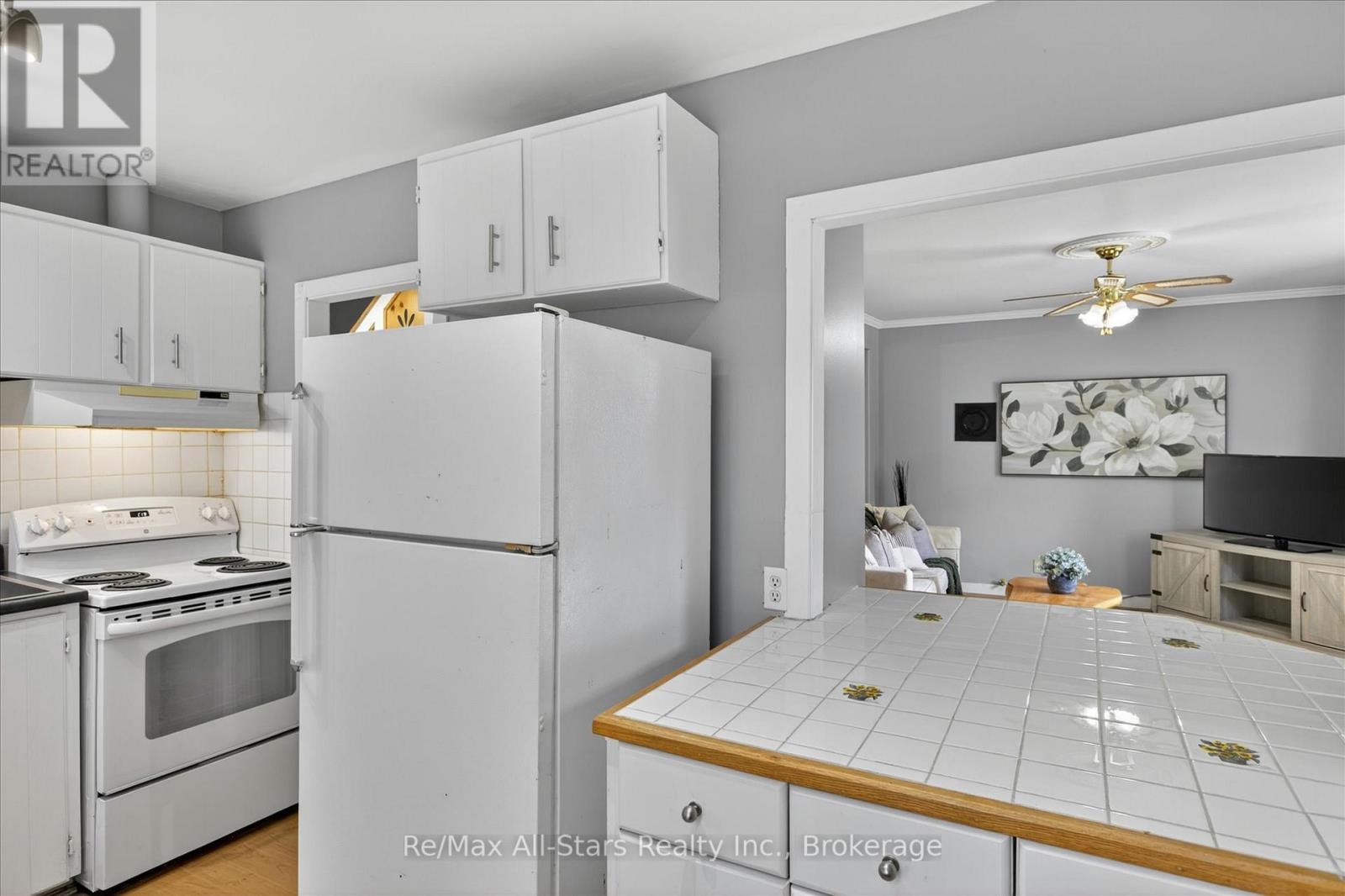 43 Melbourne Street E, Kawartha Lakes (Lindsay), Ontario  K9V 1X8 - Photo 16 - X13438382