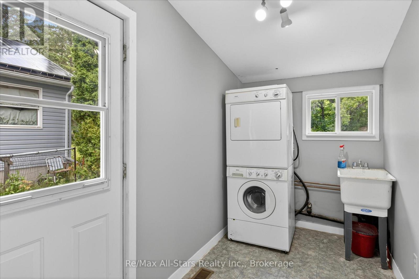 43 Melbourne Street E, Kawartha Lakes (Lindsay), Ontario  K9V 1X8 - Photo 24 - X13438382