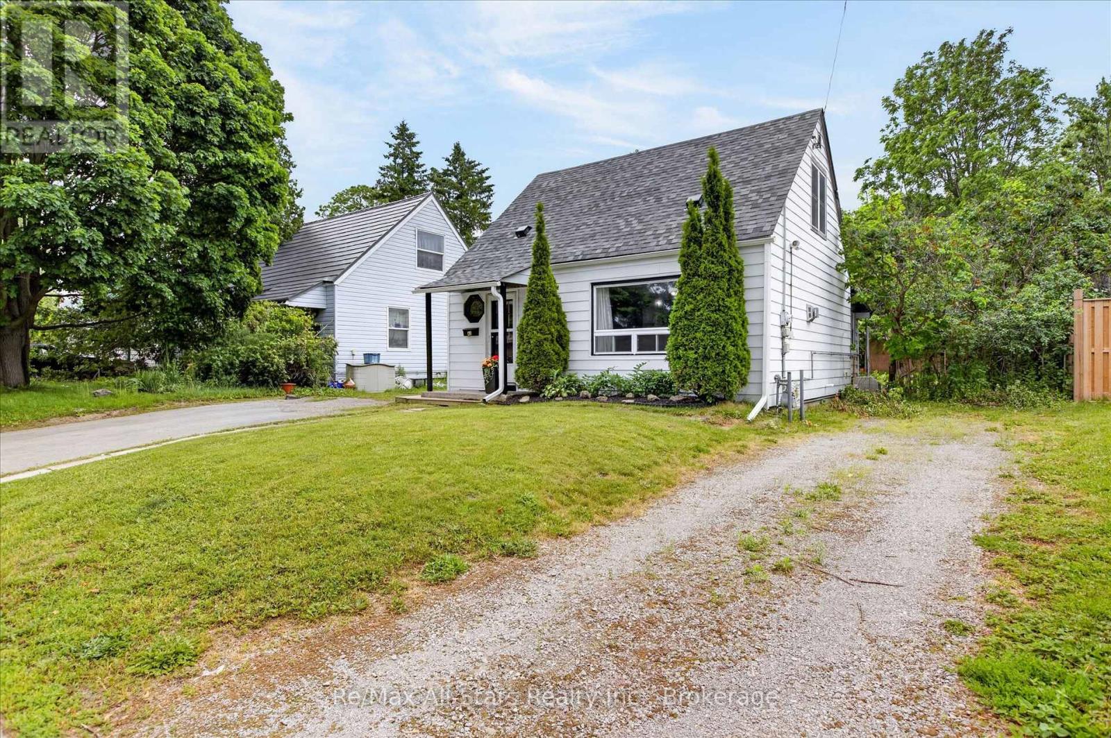 43 Melbourne Street E, Kawartha Lakes (Lindsay), Ontario  K9V 1X8 - Photo 3 - X13438382