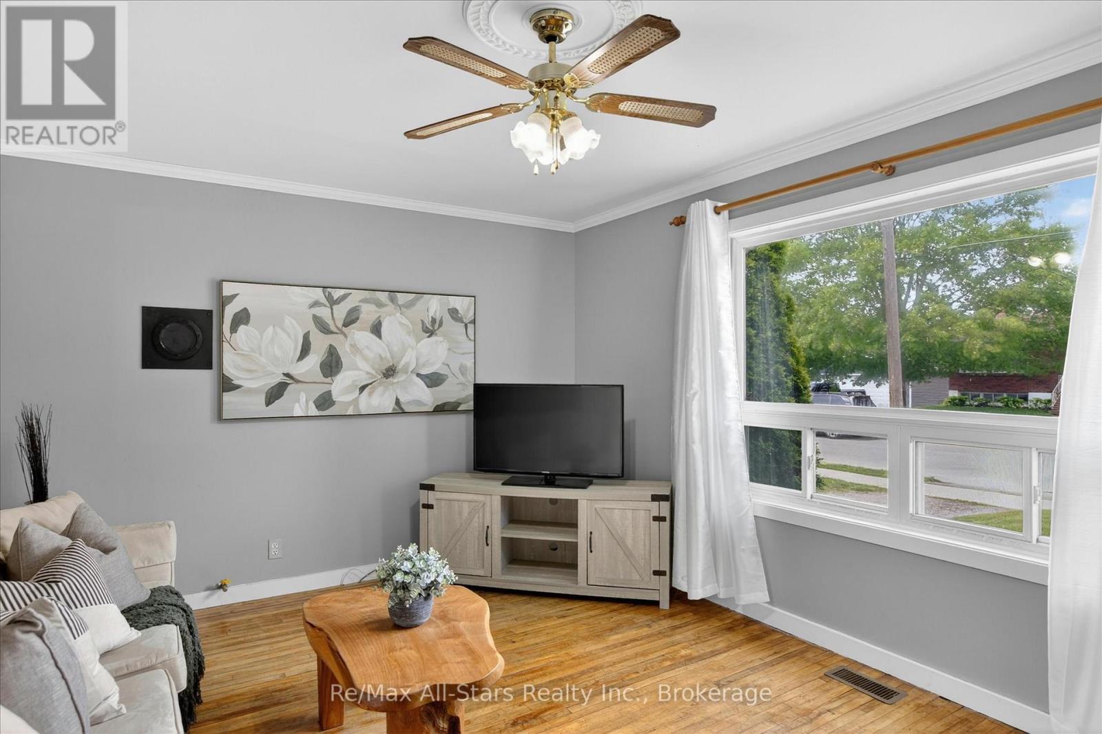 43 Melbourne Street E, Kawartha Lakes (Lindsay), Ontario  K9V 1X8 - Photo 9 - X13438382