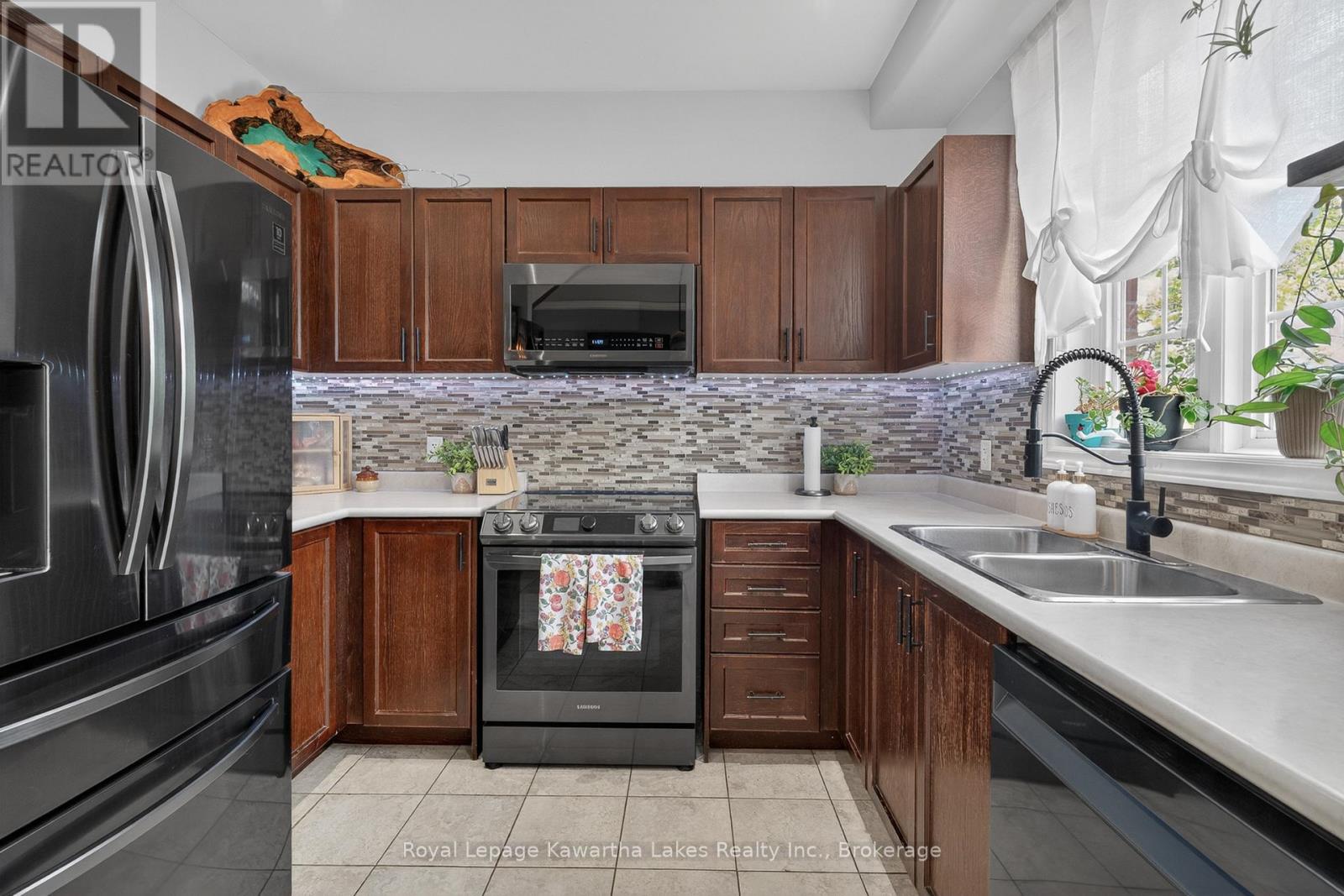 16 Flynn Avenue, Kawartha Lakes (Lindsay), Ontario  K9V 0B2 - Photo 15 - X13438762