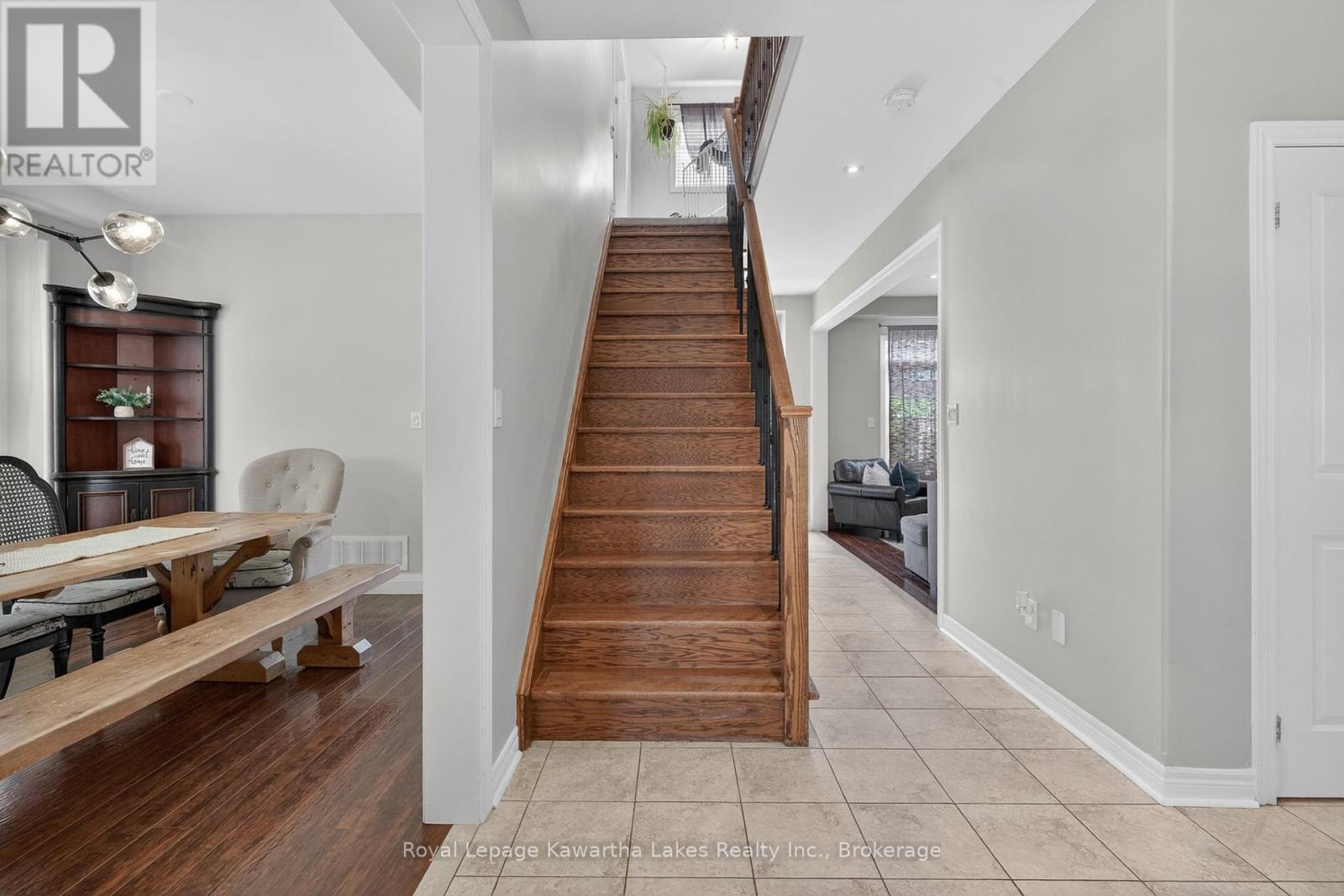 16 Flynn Avenue, Kawartha Lakes (Lindsay), Ontario  K9V 0B2 - Photo 7 - X13438762