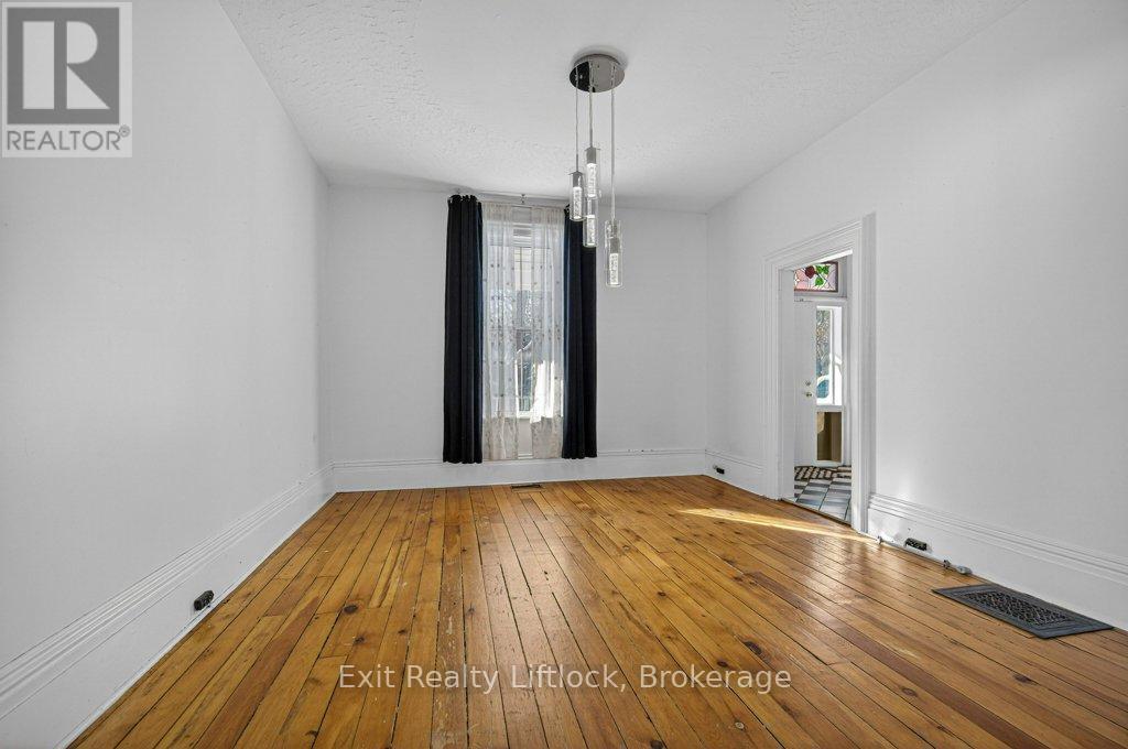 212 Barnardo Avenue, Peterborough (Northcrest Ward 5), Ontario  K9H 5V7 - Photo 5 - X13438964