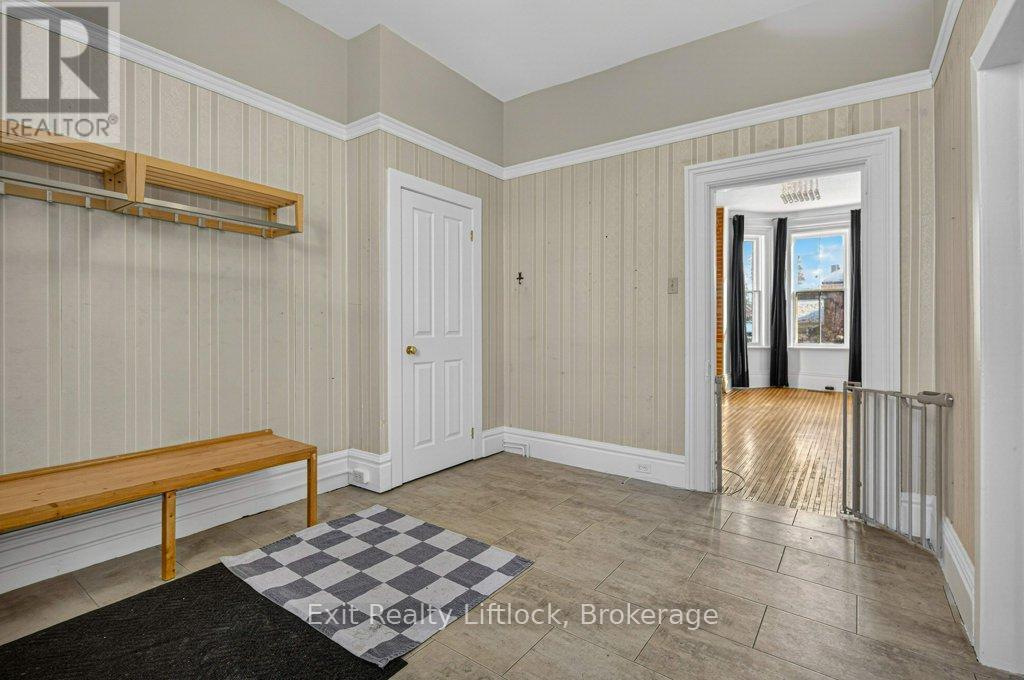 212 Barnardo Avenue, Peterborough (Northcrest Ward 5), Ontario  K9H 5V7 - Photo 8 - X13438964