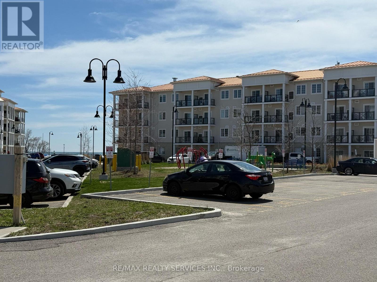 229 - 50 Lakebreeze Drive, Clarington (Newcastle), Ontario  L1B 1N4 - Photo 2 - E13441162