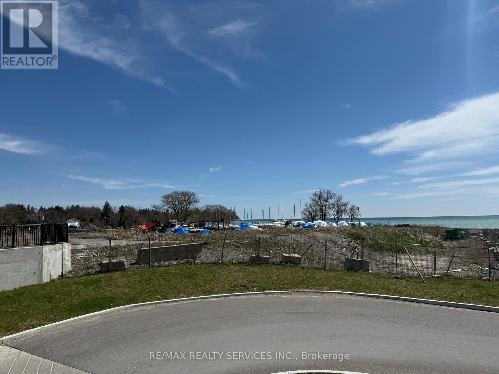 229 - 50 Lakebreeze Drive, Clarington (Newcastle), Ontario  L1B 1N4 - Photo 5 - E13441162