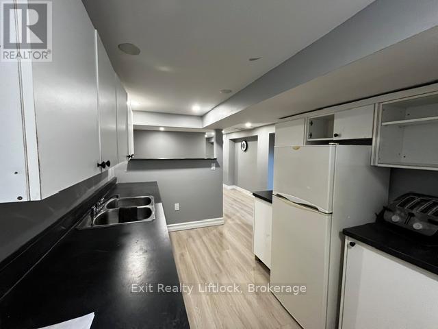 303 Caddy Street, Peterborough (Ashburnham Ward 4), Ontario  K9H 1M2 - Photo 12 - X13444328