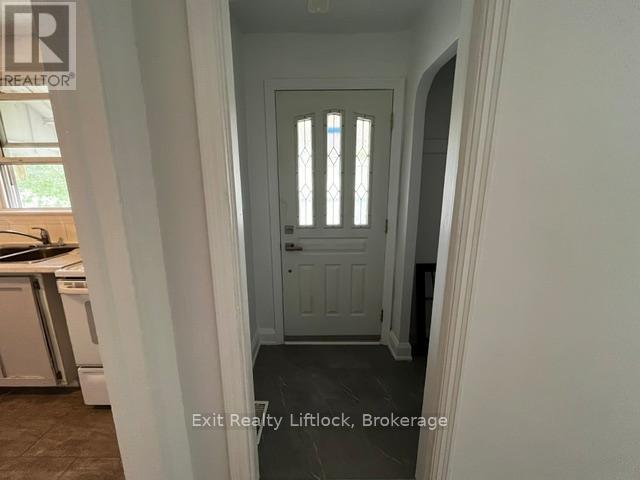 303 Caddy Street, Peterborough (Ashburnham Ward 4), Ontario  K9H 1M2 - Photo 2 - X13444328