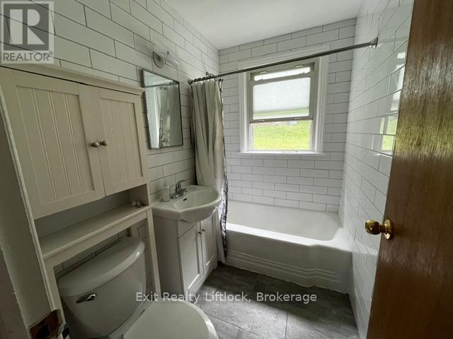 303 Caddy Street, Peterborough (Ashburnham Ward 4), Ontario  K9H 1M2 - Photo 7 - X13444328