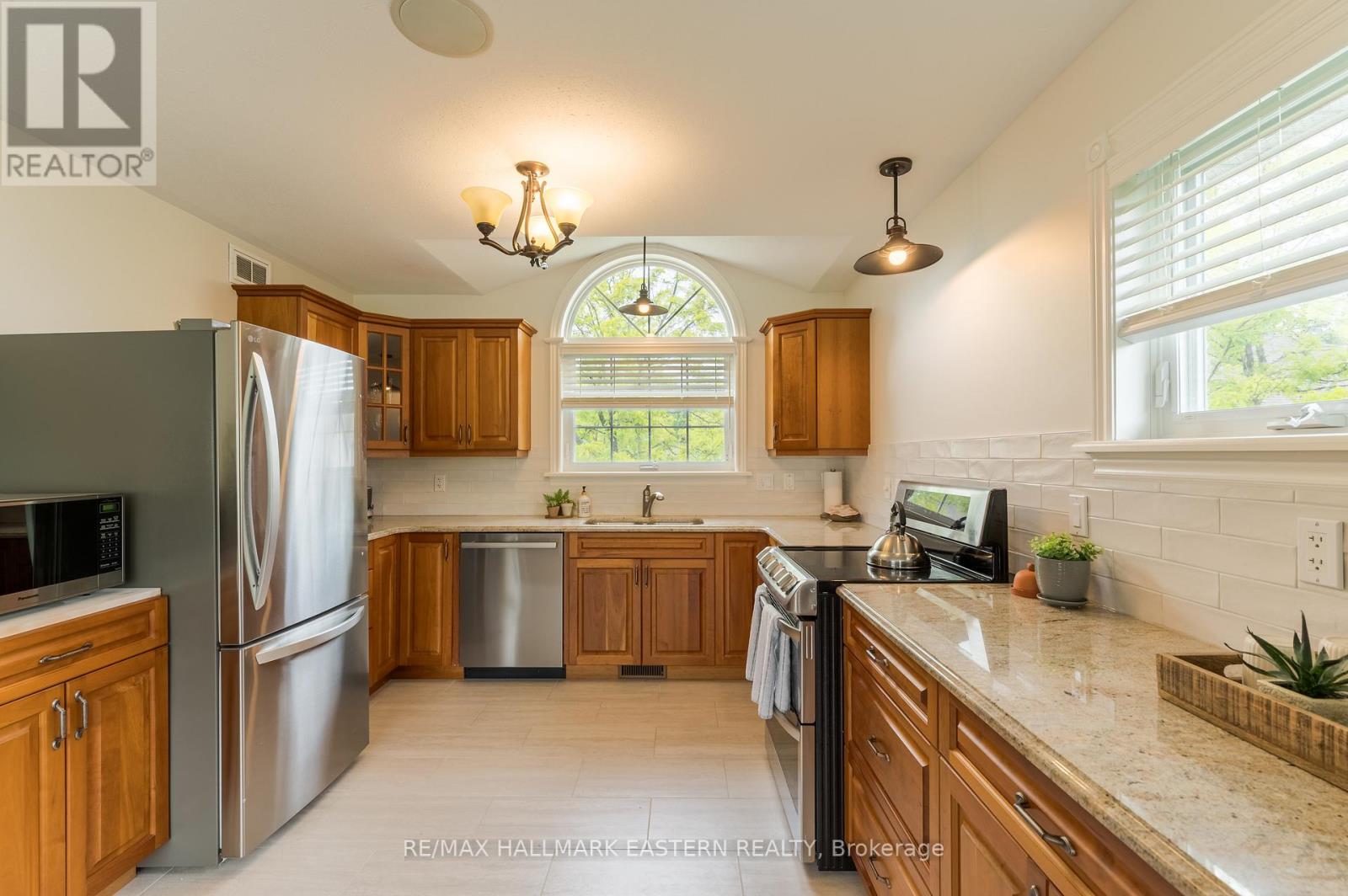 35 - 301 Carnegie Avenue, Peterborough (Northcrest Ward 5), Ontario  K9L 0B3 - Photo 5 - X13444340