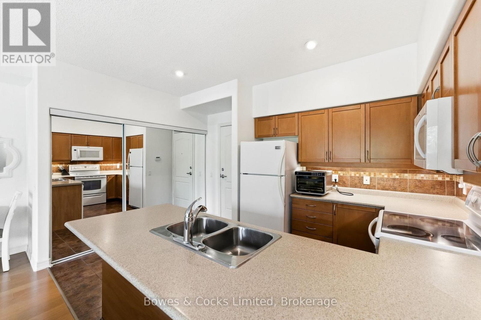 110 - 869 Clonsilla Avenue, Peterborough (Otonabee Ward 1), Ontario  K9J 0B7 - Photo 11 - X13444412