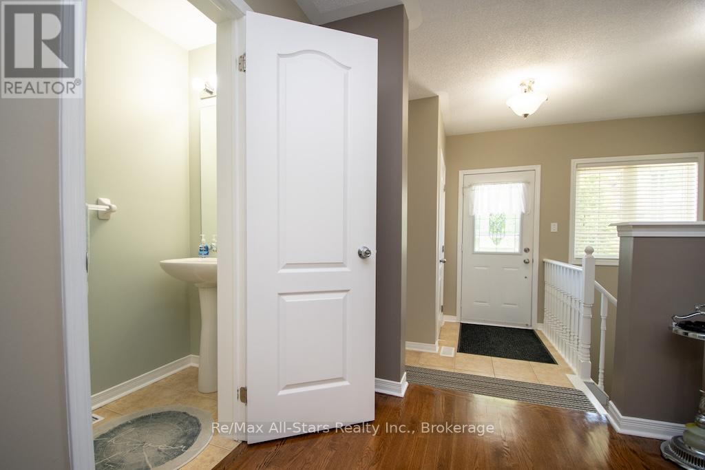 72 Cook Street, Kawartha Lakes (Lindsay), Ontario  K9V 0C7 - Photo 11 - X13444524