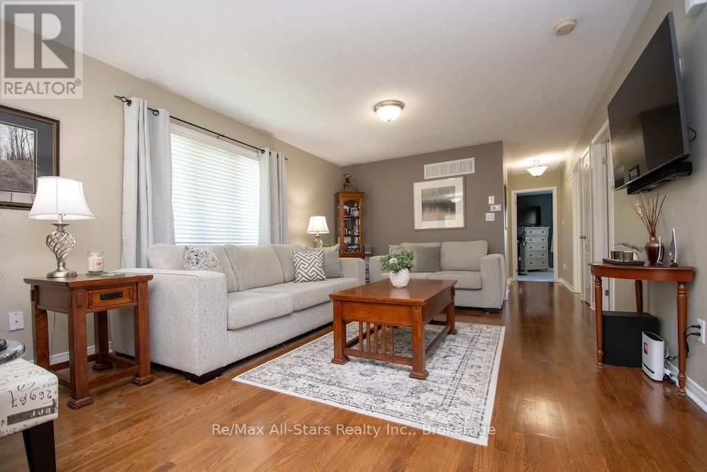 72 Cook Street, Kawartha Lakes (Lindsay), Ontario  K9V 0C7 - Photo 4 - X13444524
