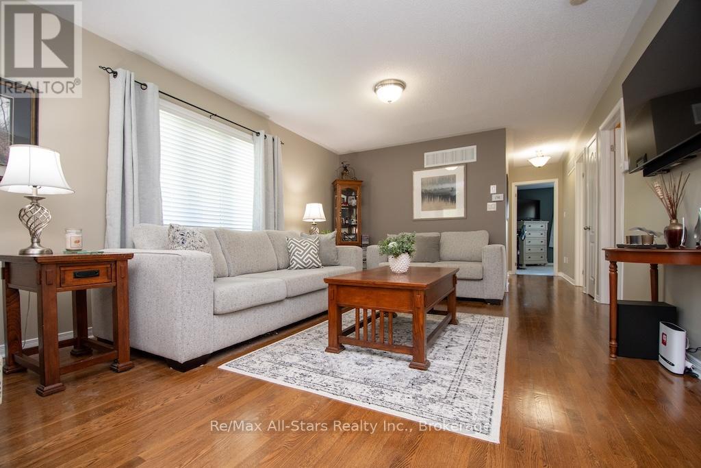 72 Cook Street, Kawartha Lakes (Lindsay), Ontario  K9V 0C7 - Photo 5 - X13444524