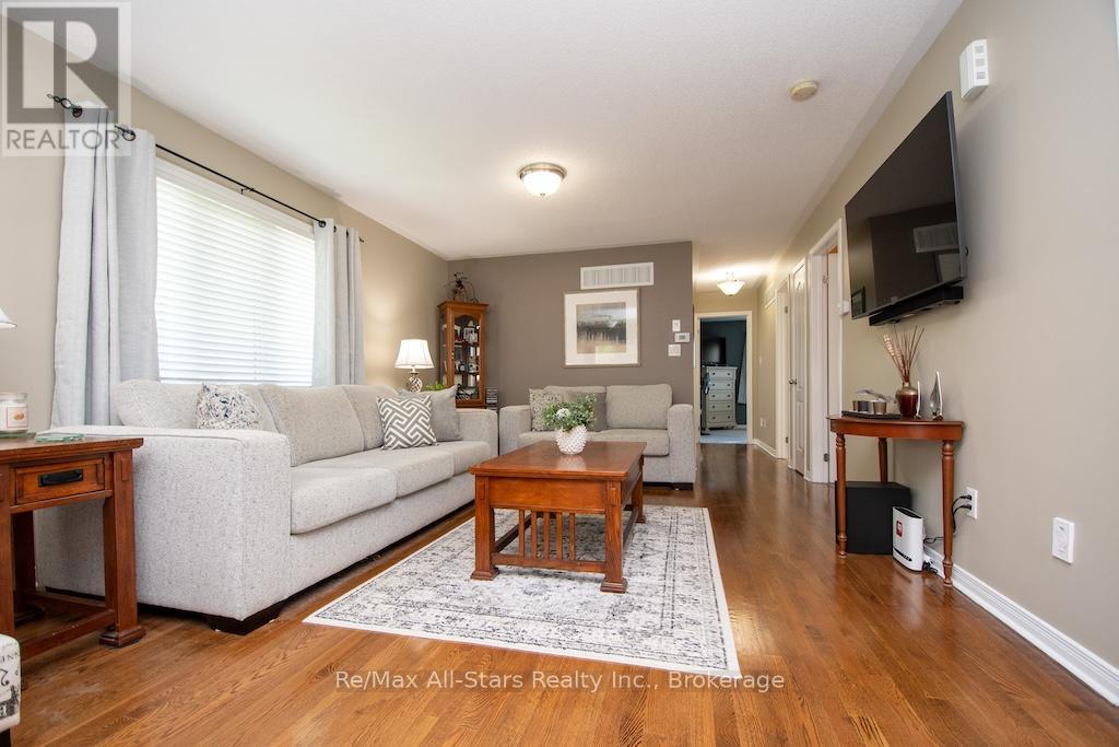 72 Cook Street, Kawartha Lakes (Lindsay), Ontario  K9V 0C7 - Photo 6 - X13444524
