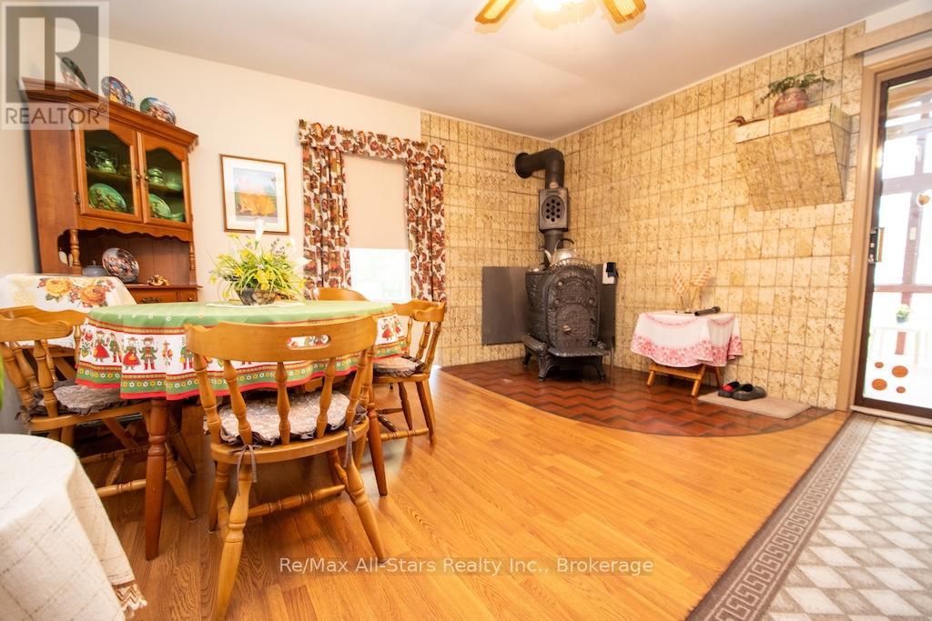 102 Queen Street, Kawartha Lakes (Lindsay), Ontario  K9V 1G6 - Photo 15 - X13444584