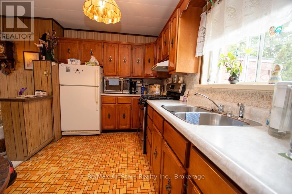 102 Queen Street, Kawartha Lakes (Lindsay), Ontario  K9V 1G6 - Photo 19 - X13444584