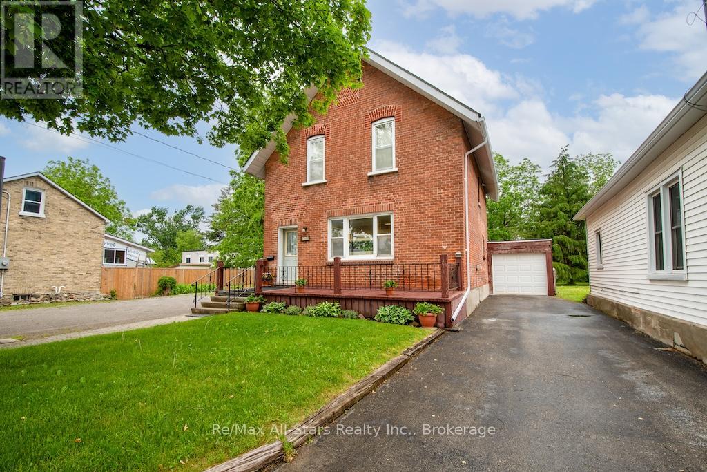 102 Queen Street, Kawartha Lakes (Lindsay), Ontario  K9V 1G6 - Photo 2 - X13444584