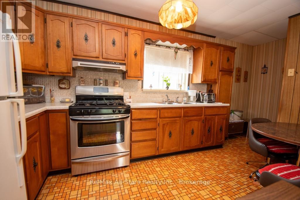 102 Queen Street, Kawartha Lakes (Lindsay), Ontario  K9V 1G6 - Photo 20 - X13444584