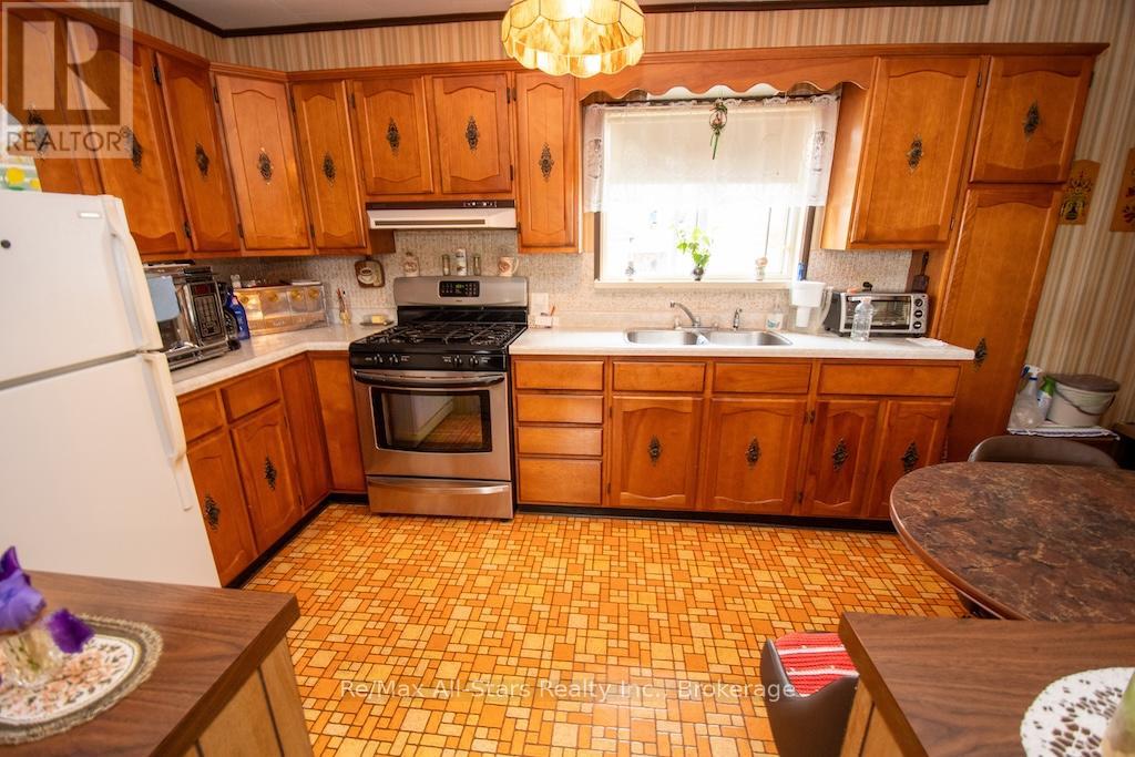 102 Queen Street, Kawartha Lakes (Lindsay), Ontario  K9V 1G6 - Photo 21 - X13444584