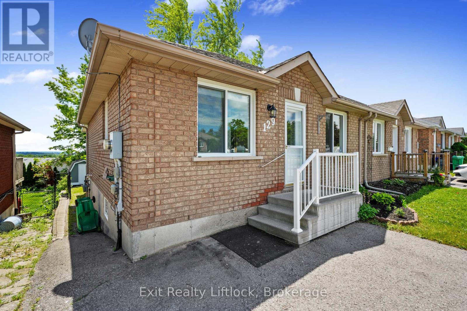 129 Towerhill Road, Peterborough (Northcrest Ward 5), Ontario  K9H 7M7 - Photo 3 - X13445378