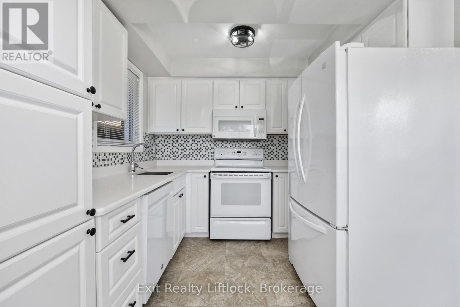 129 Towerhill Road, Peterborough (Northcrest Ward 5), Ontario  K9H 7M7 - Photo 7 - X13445378