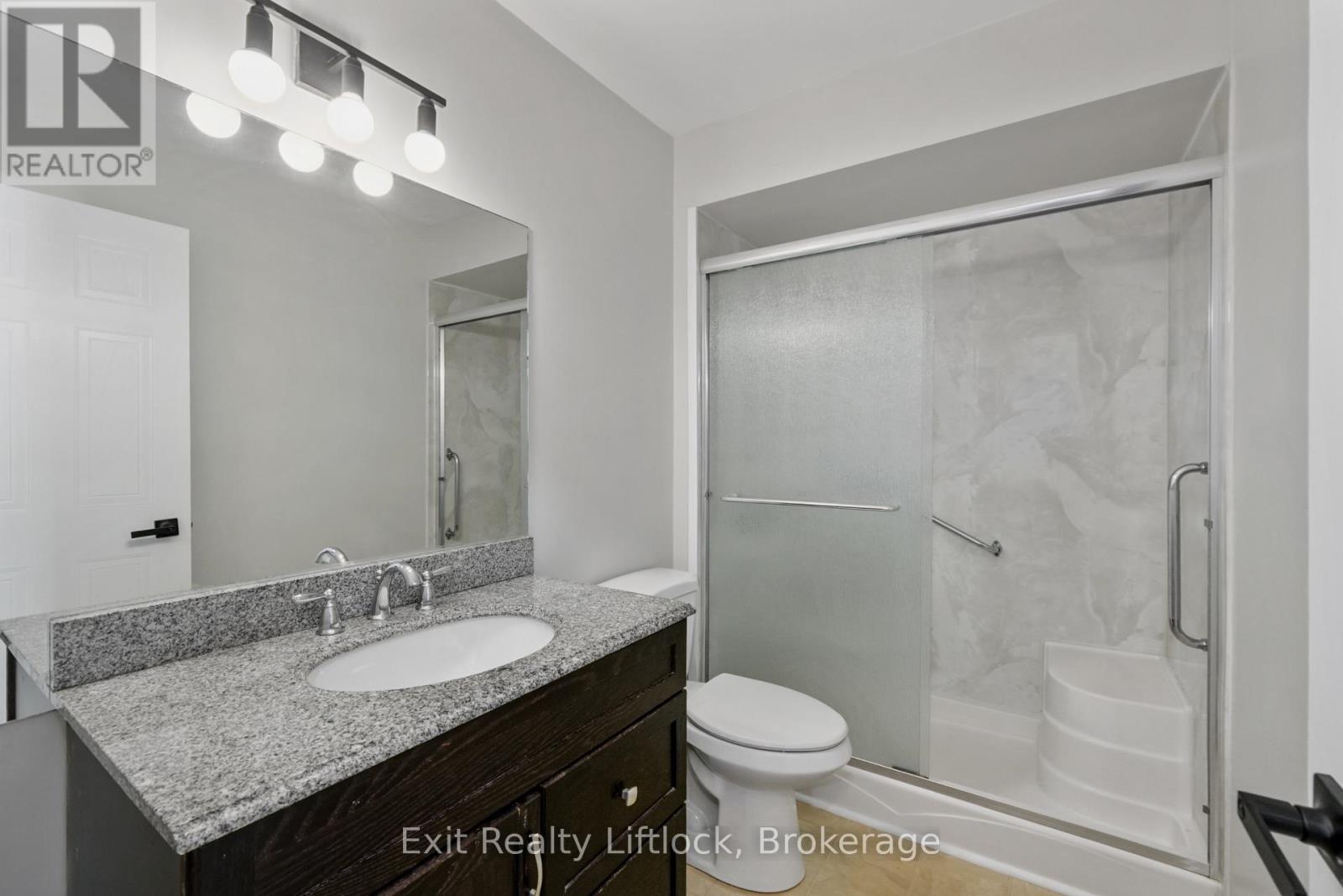 129 Towerhill Road, Peterborough (Northcrest Ward 5), Ontario  K9H 7M7 - Photo 9 - X13445378